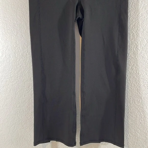 GAIAM Om Fit High Rise Straight Yoga Kick Capri Pants Size Small Black NEW - Picture 5 of 13
